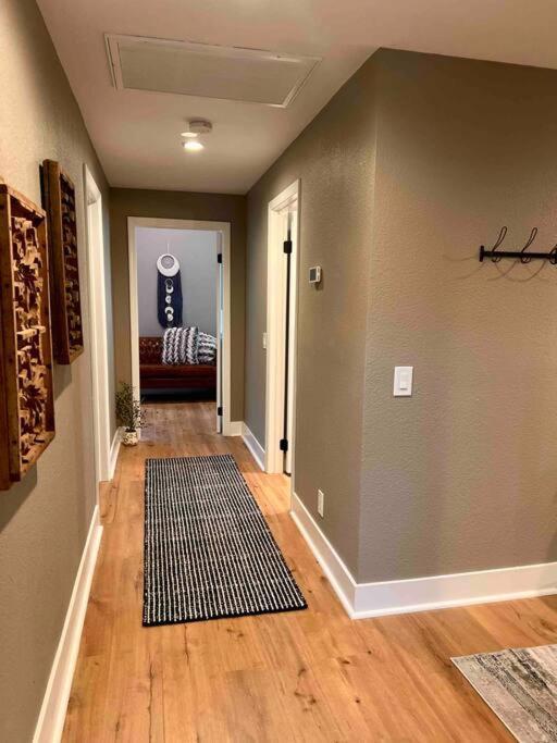 Near Yosemite, A Tranquil Getaway With Creek Frontage Villa