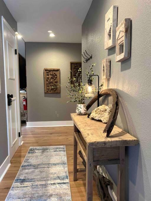 Near Yosemite, A Tranquil Getaway With Creek Frontage Villa *