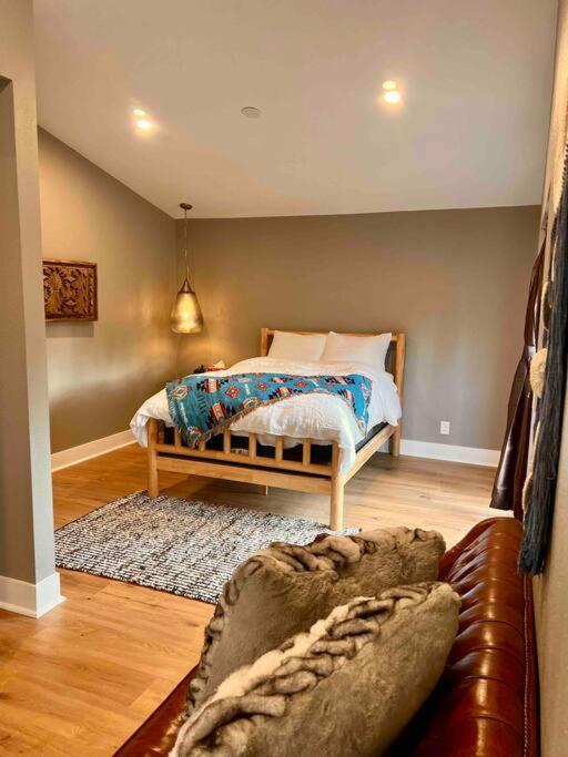 Villa Near Yosemite, A Tranquil Getaway With Creek Frontage Oakhurst