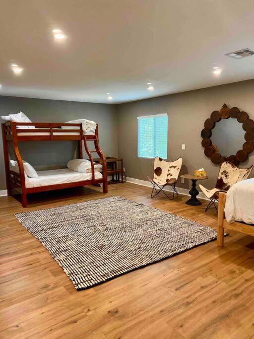 Near Yosemite, A Tranquil Getaway With Creek Frontage Villa Oakhurst