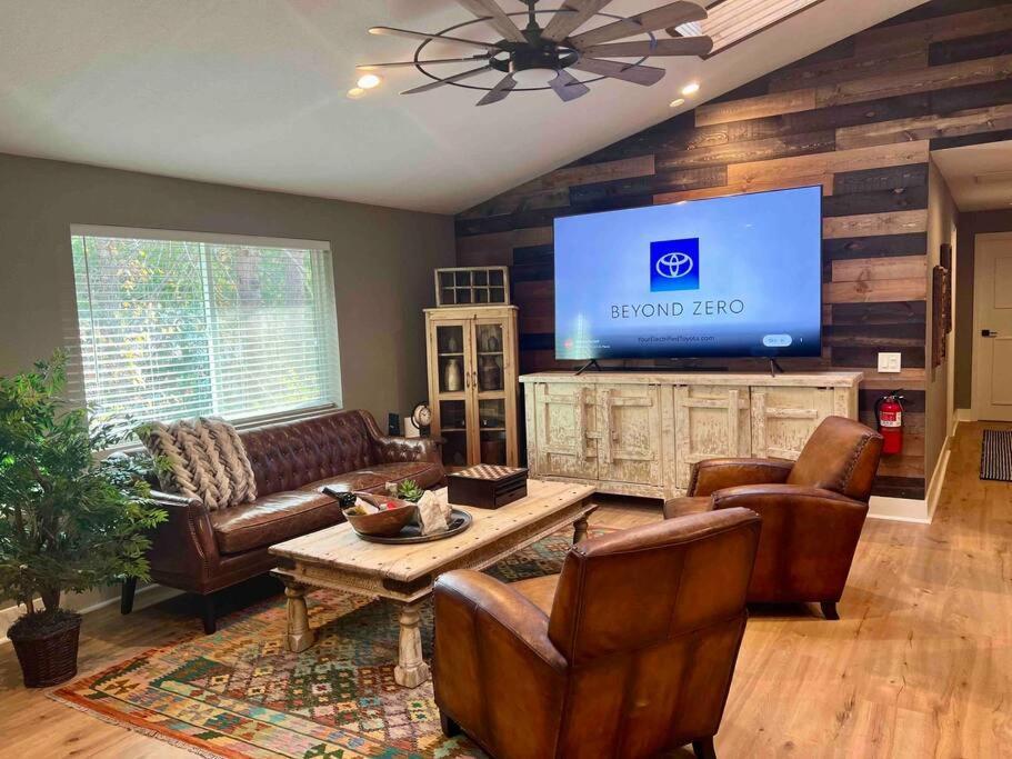 Villa Near Yosemite, A Tranquil Getaway With Creek Frontage *
