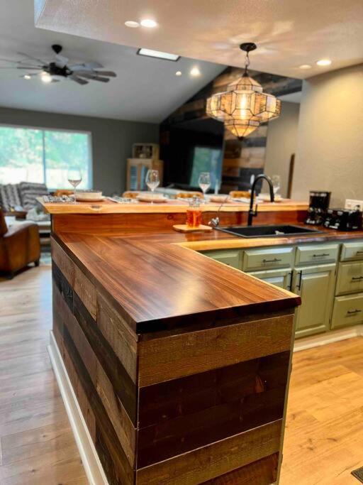 Villa Near Yosemite, A Tranquil Getaway With Creek Frontage Oakhurst