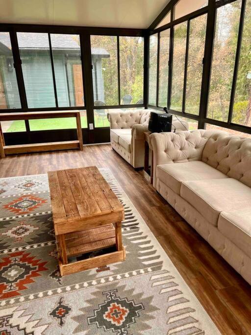 Near Yosemite, A Tranquil Getaway With Creek Frontage Villa Oakhurst