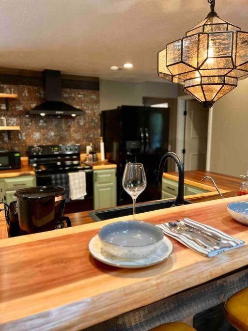 Villa Near Yosemite, A Tranquil Getaway With Creek Frontage *