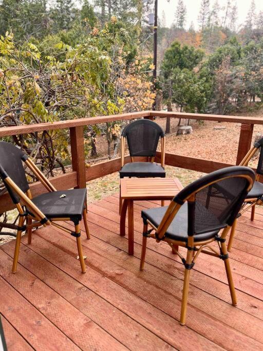 Near Yosemite, A Tranquil Getaway With Creek Frontage Villa Oakhurst
